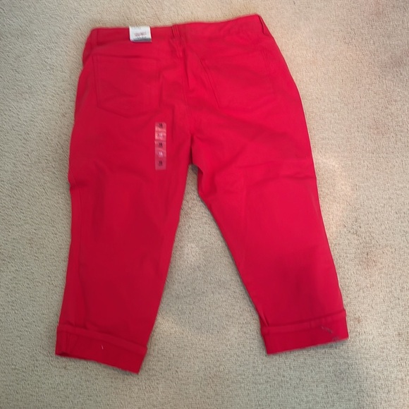 NWT Style & co. Capris red size 16 - Picture 4 of 5